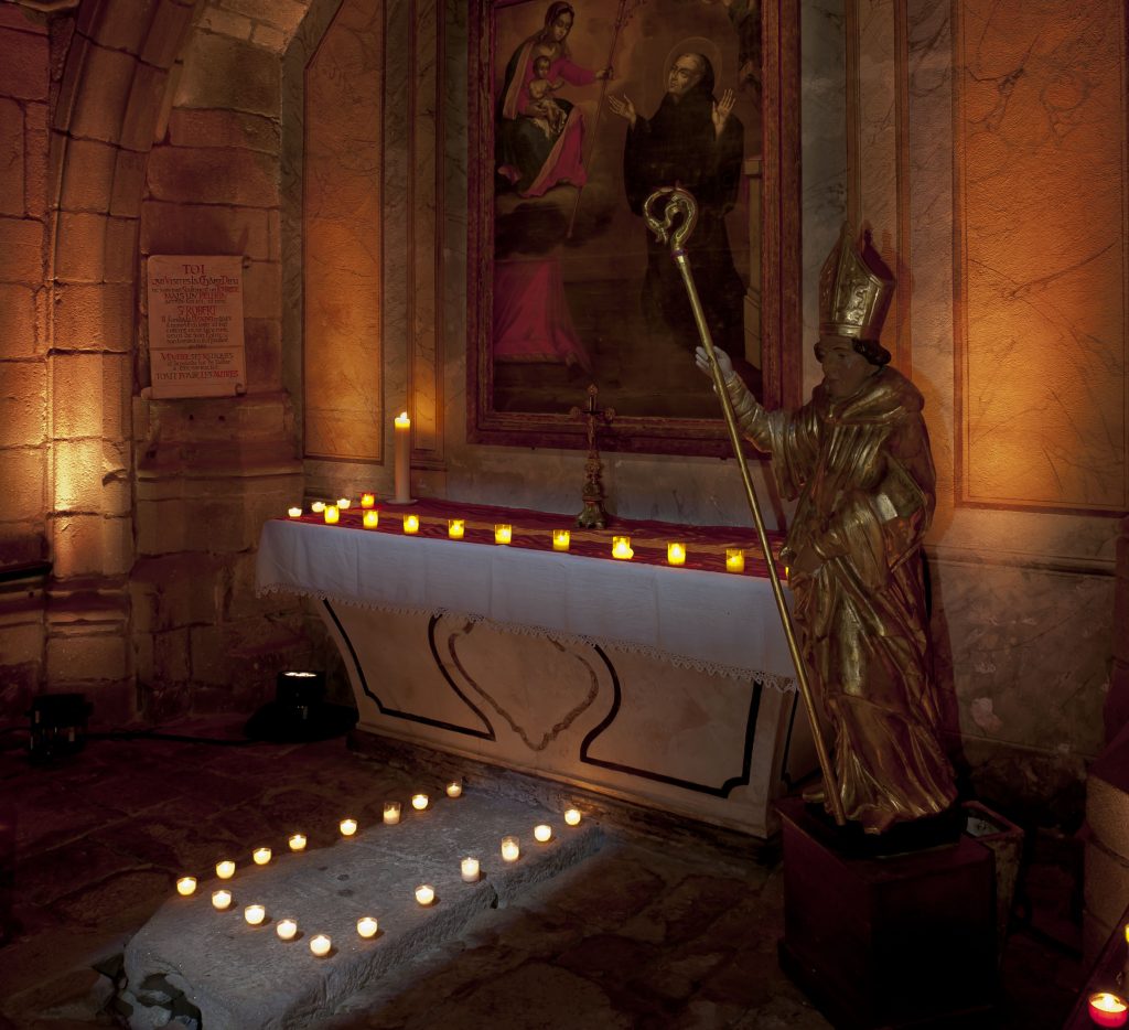 La tombe de saint Robert de Turlande, fondateur de La Chaise-Dieu.